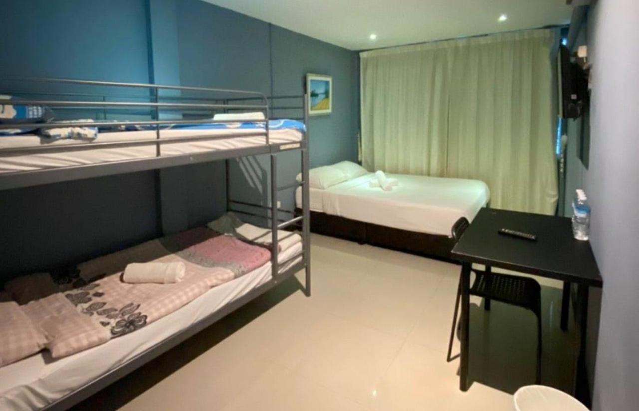 The Little Pig Sukhumvit Hotel Банкок Екстериор снимка