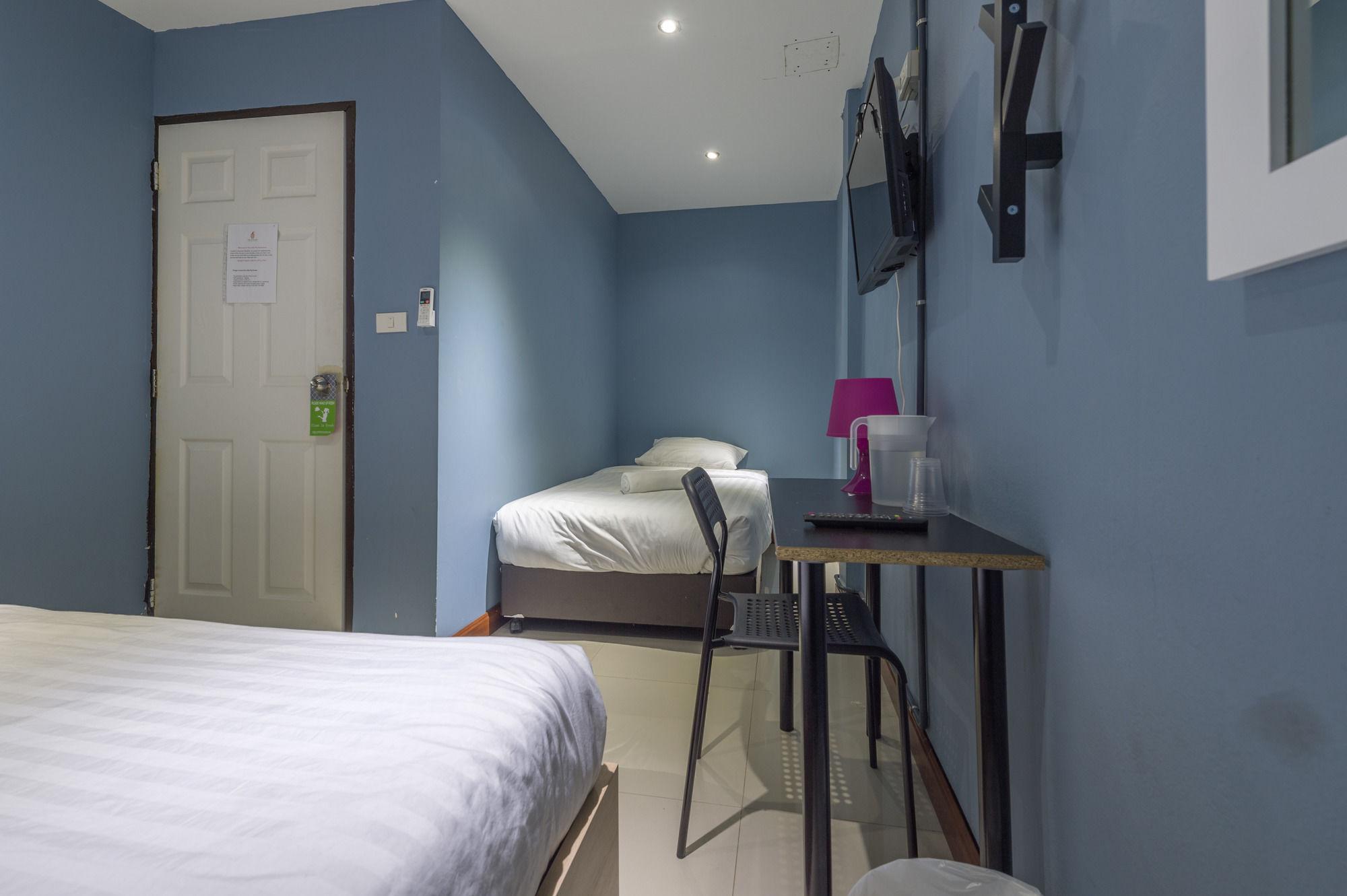 The Little Pig Sukhumvit Hotel Банкок Екстериор снимка