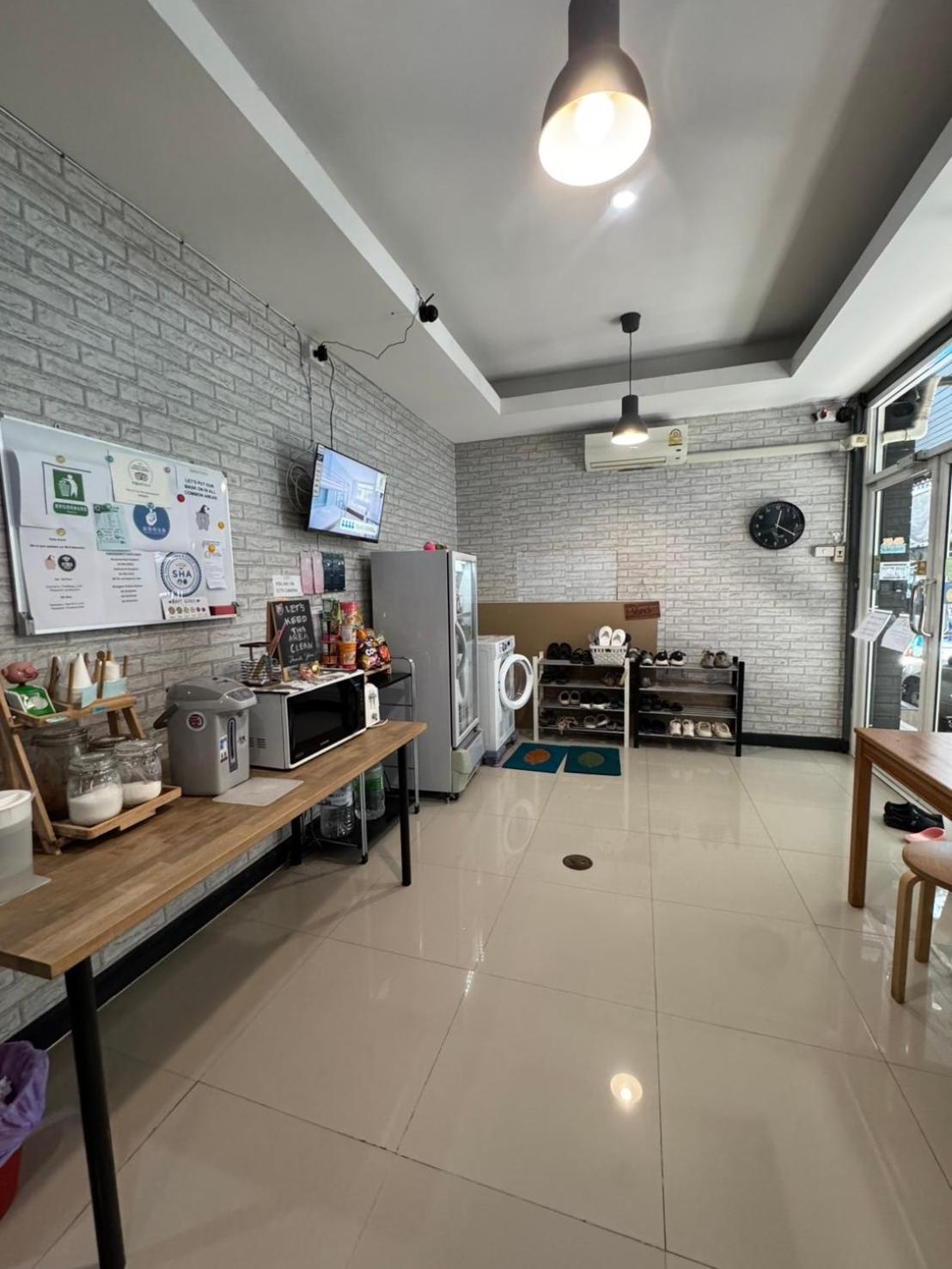 The Little Pig Sukhumvit Hotel Банкок Екстериор снимка