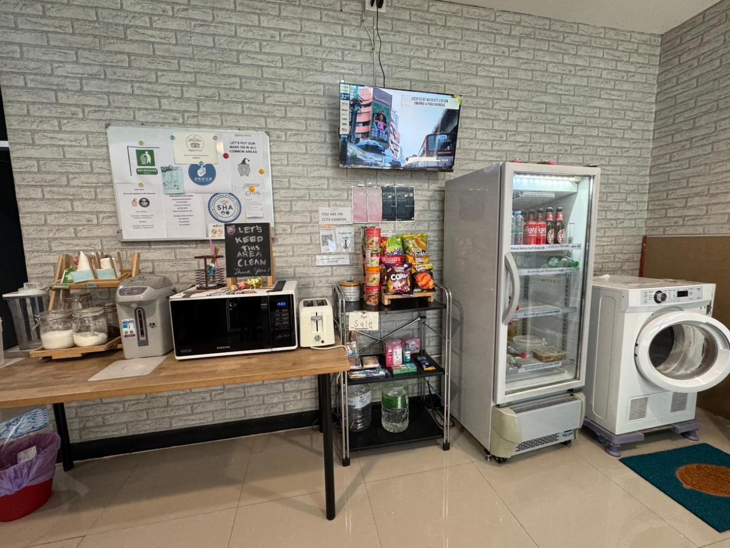 The Little Pig Sukhumvit Hotel Банкок Екстериор снимка
