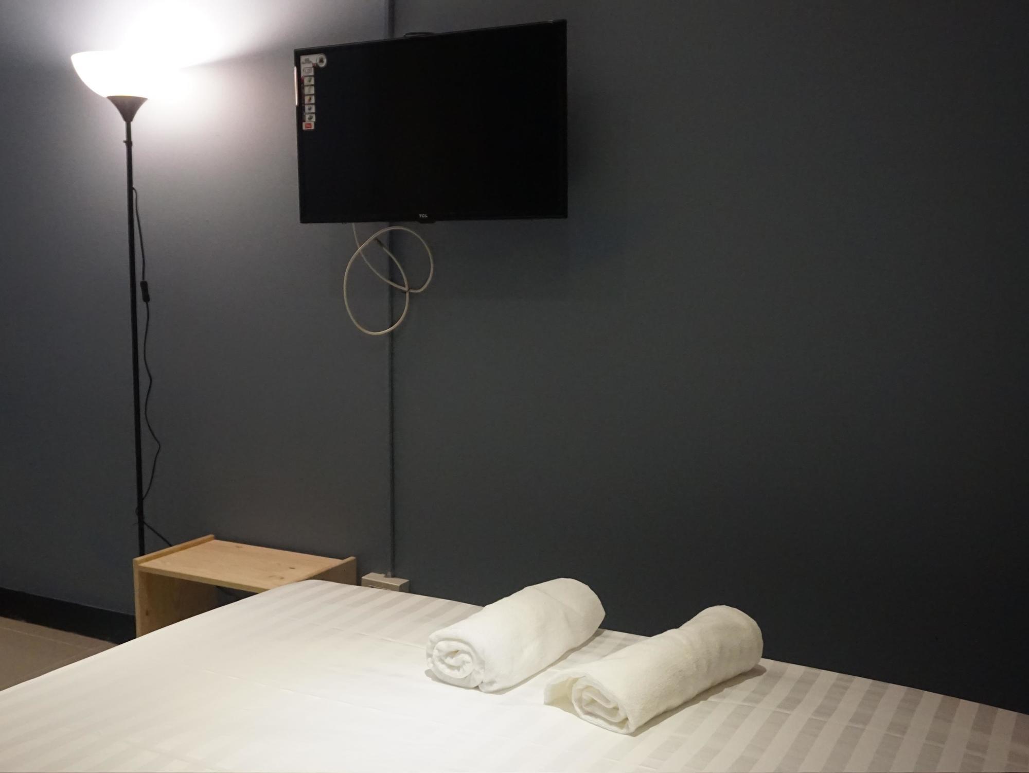 The Little Pig Sukhumvit Hotel Банкок Екстериор снимка