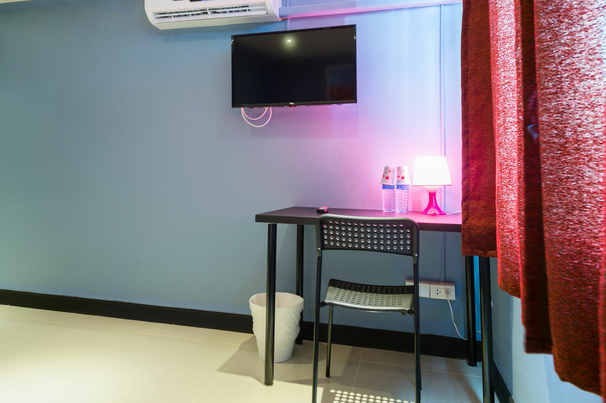 The Little Pig Sukhumvit Hotel Банкок Екстериор снимка