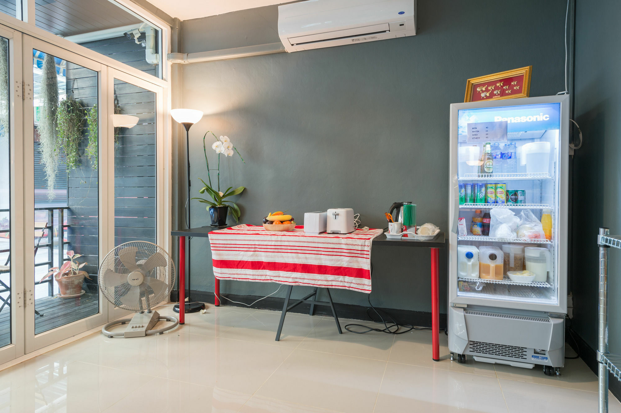 The Little Pig Sukhumvit Hotel Банкок Екстериор снимка