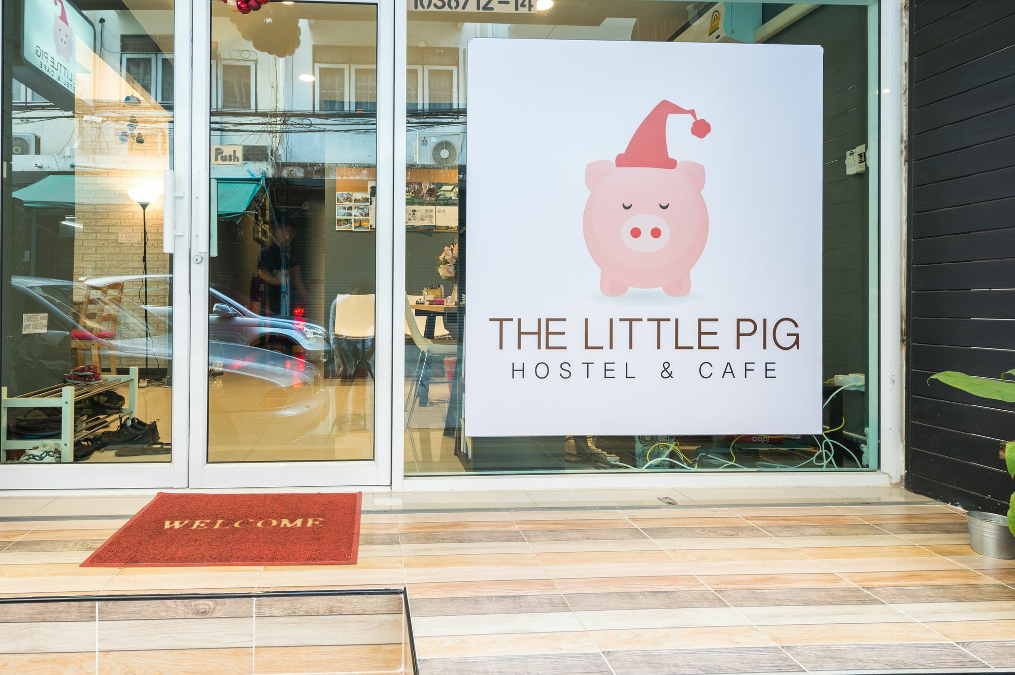 The Little Pig Sukhumvit Hotel Банкок Екстериор снимка