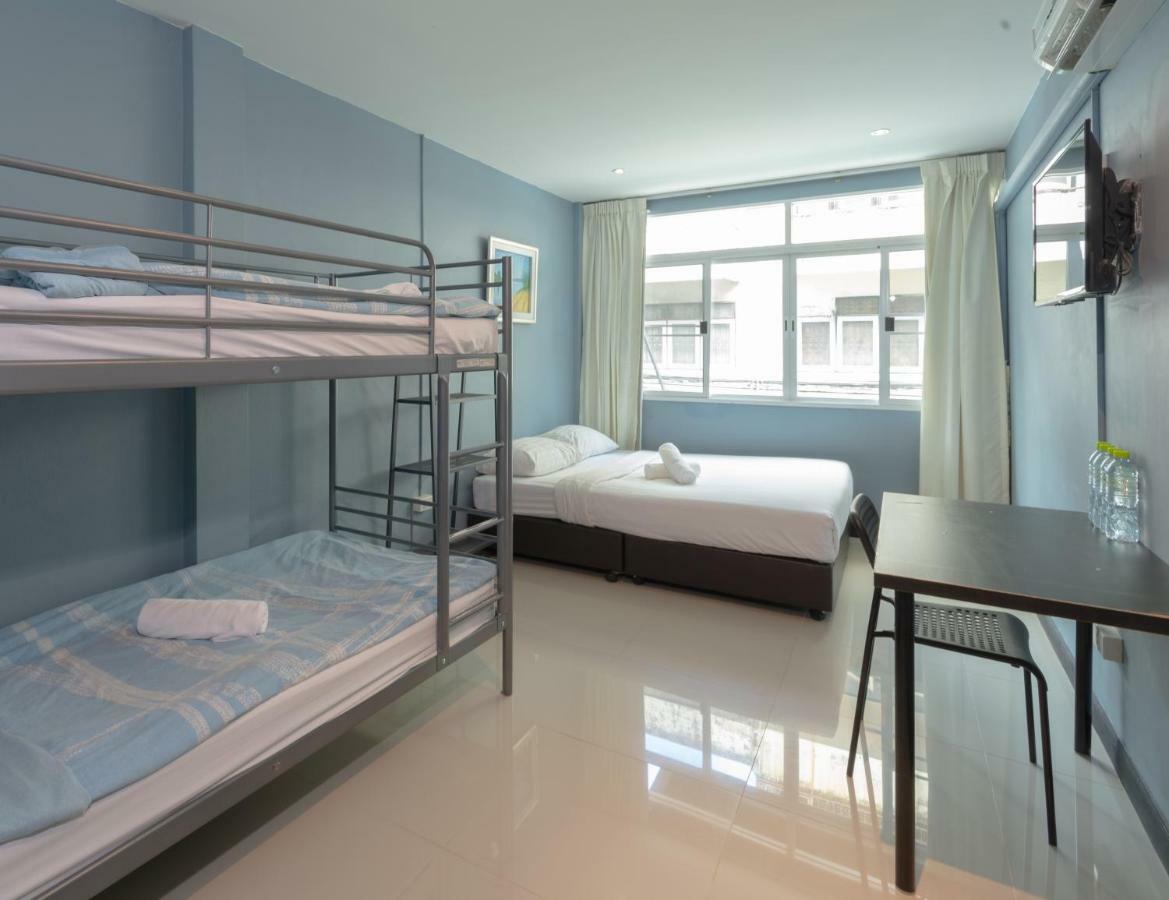 The Little Pig Sukhumvit Hotel Банкок Екстериор снимка
